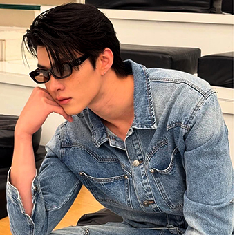 Prada SPRB06F 16K08Z zoom